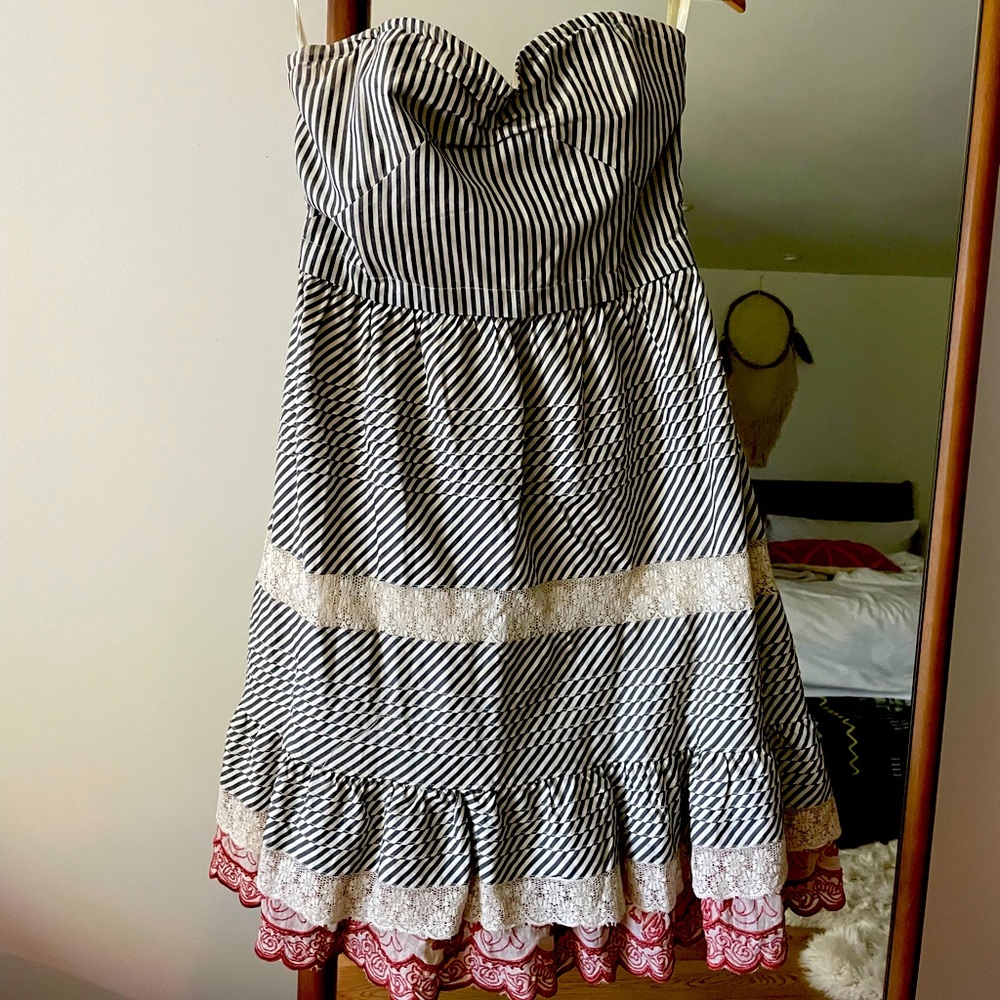Vintage Anthro embroidered dress